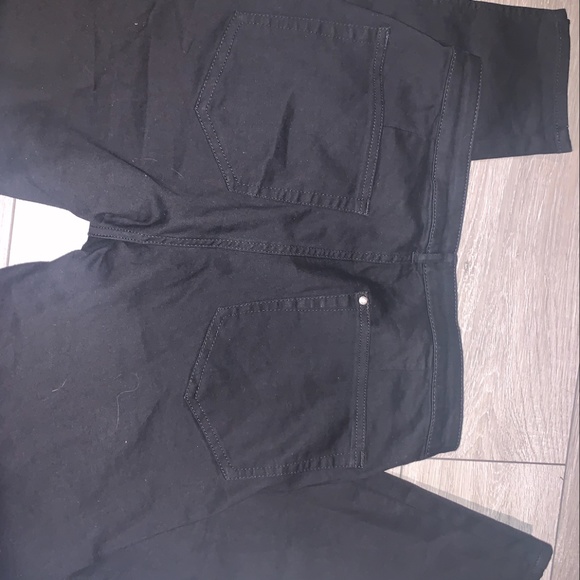 NWOT H&M jeans - Picture 1 of 3